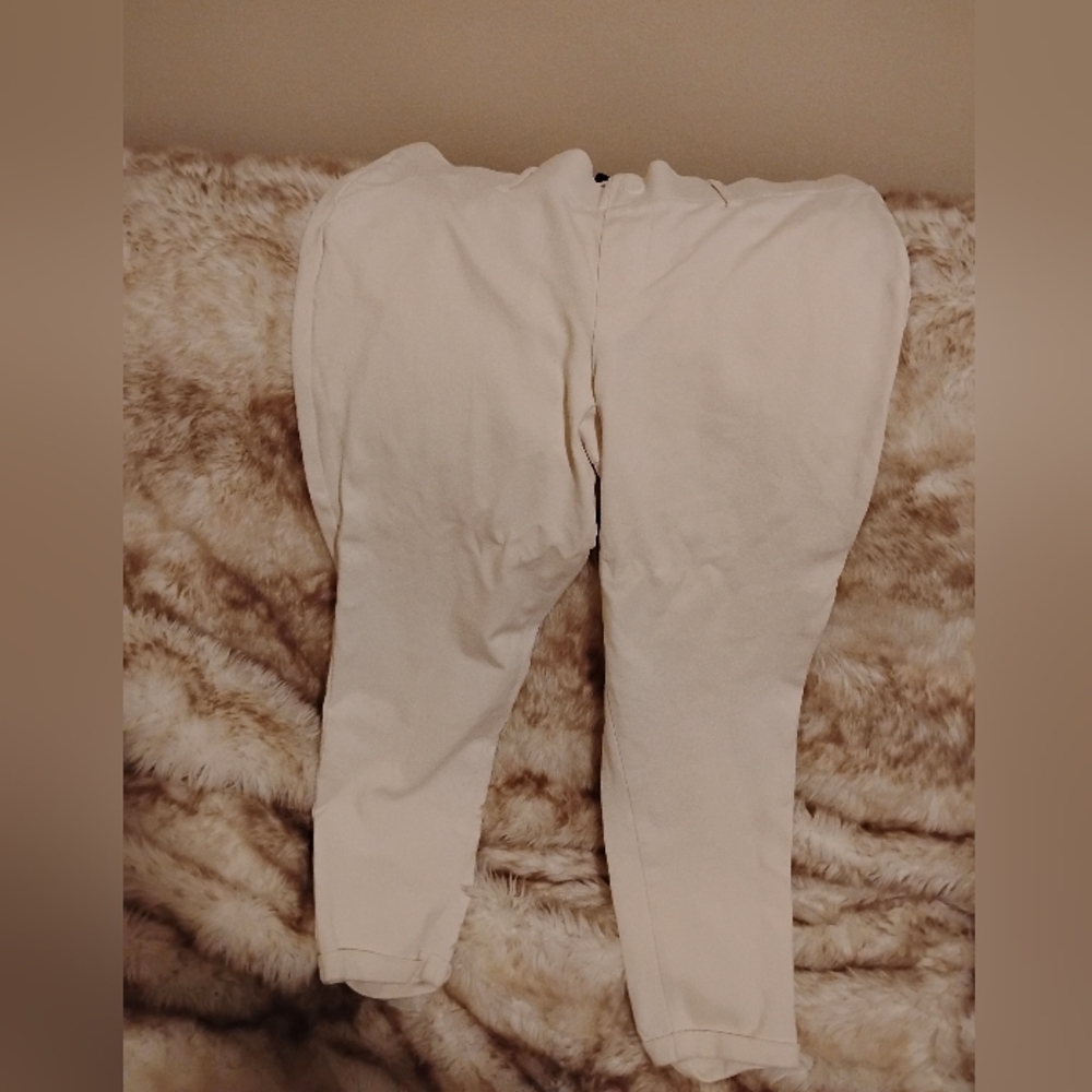 Off white Capri pant
